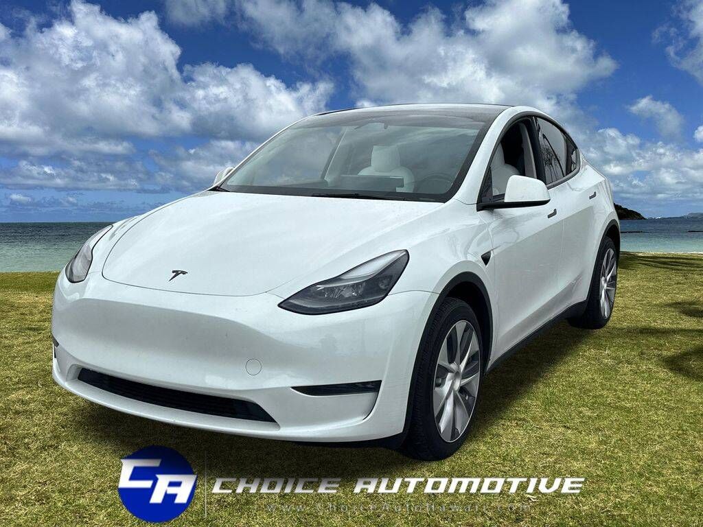 2024 TESLA Model Y