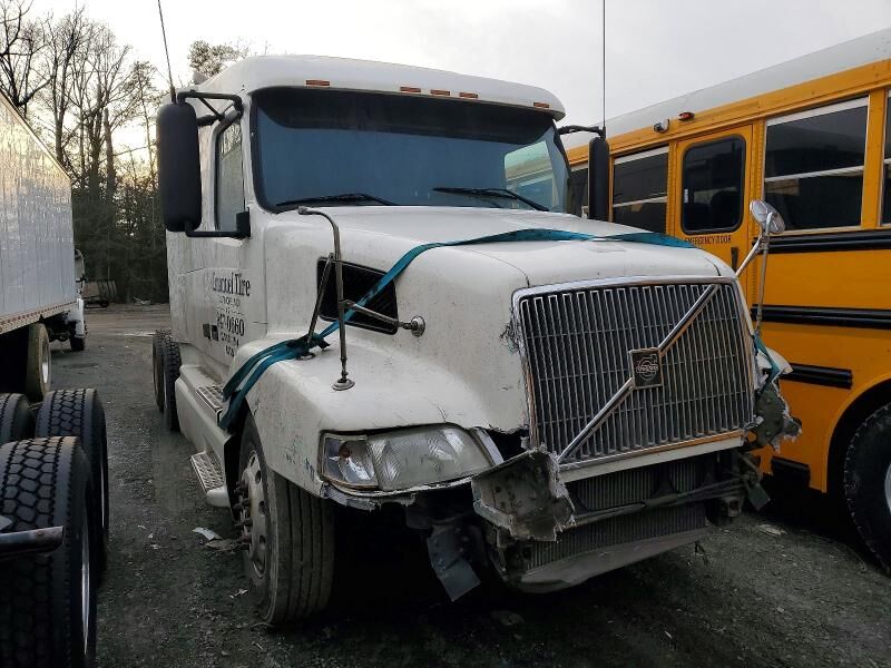 1999 VOLVO TRUCK VN