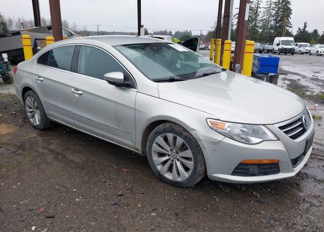 2010 VOLKSWAGEN Passat
