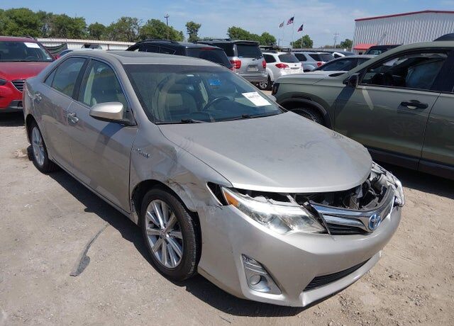 2013 TOYOTA Camry