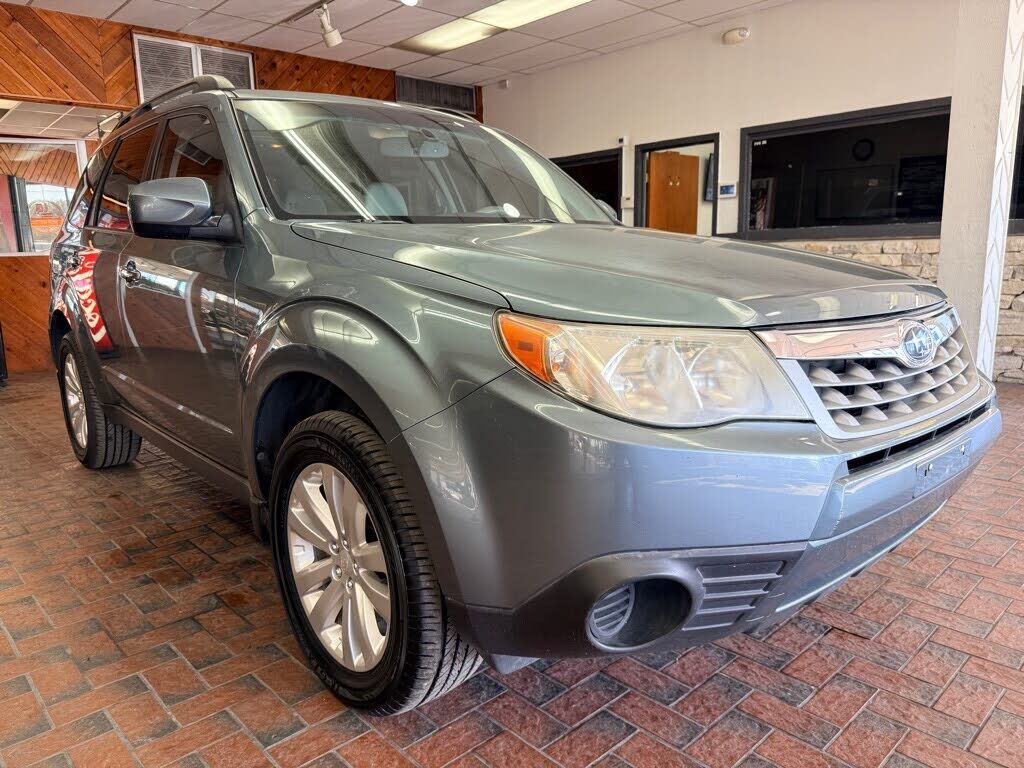 2013 SUBARU Forester