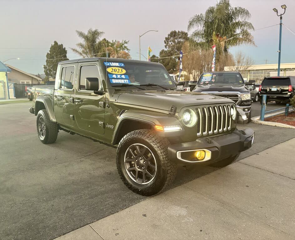 2023 JEEP Gladiator