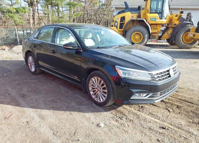 2017 VOLKSWAGEN Passat