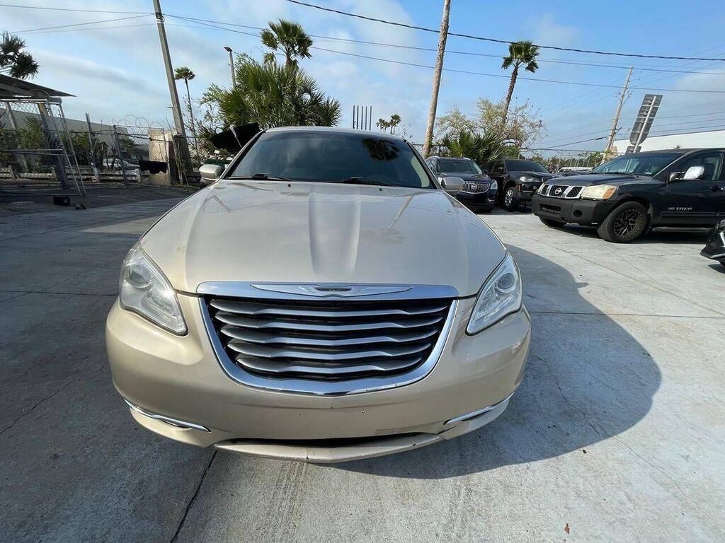 2013 CHRYSLER 200