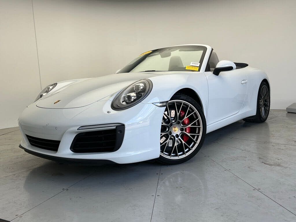 2017 PORSCHE 911