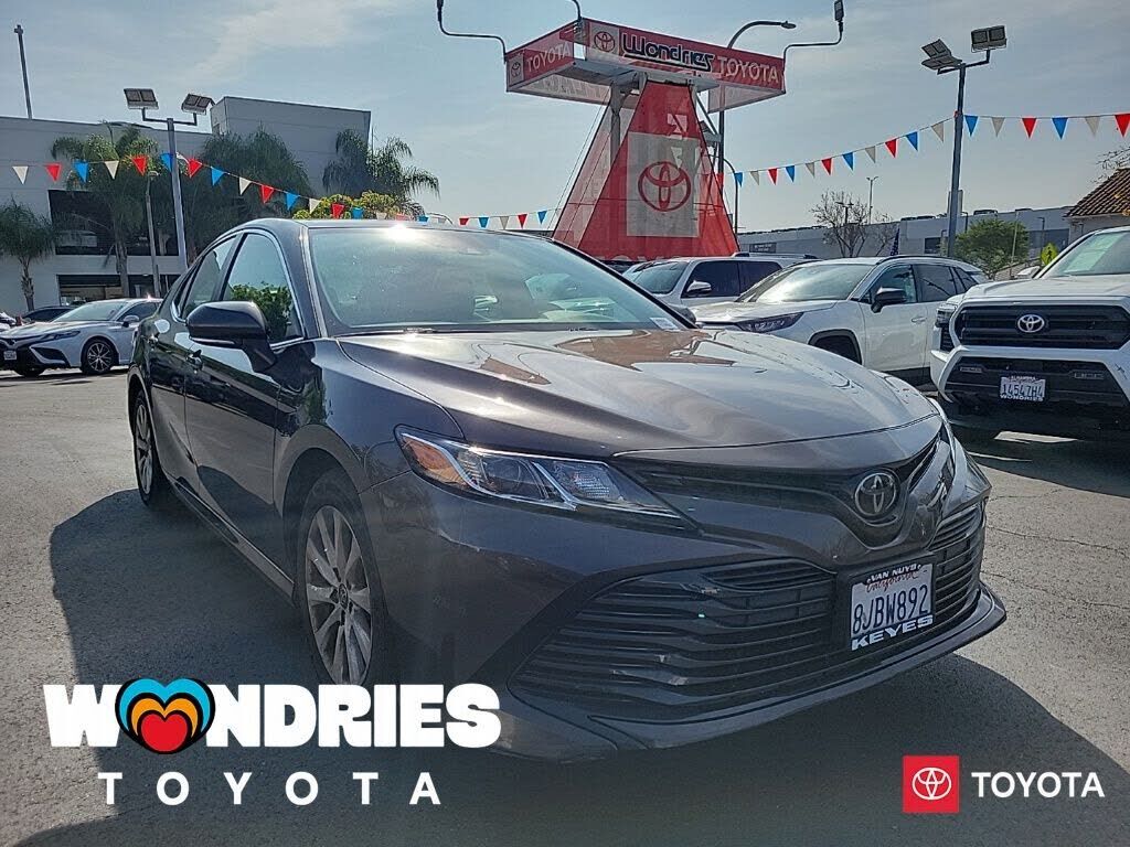 2019 TOYOTA Camry