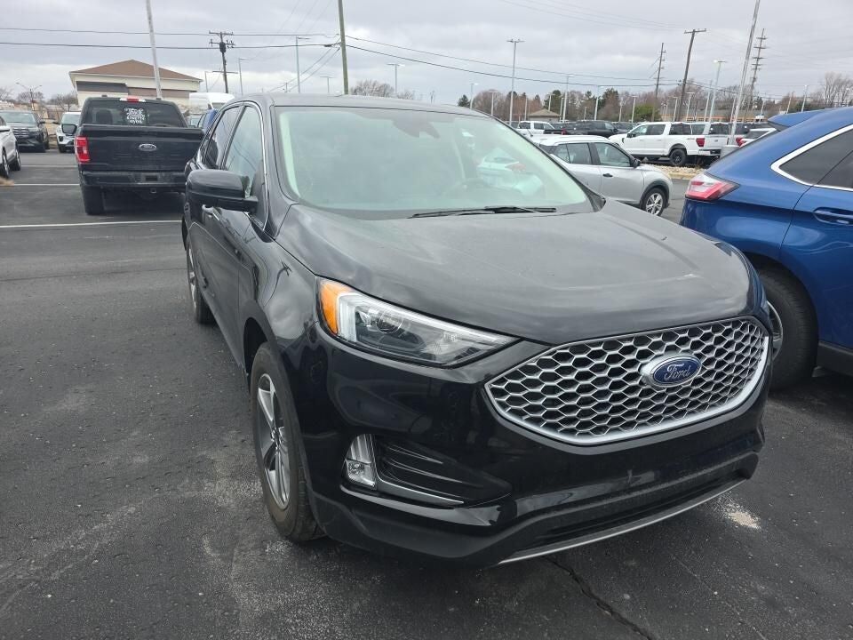 2023 FORD Edge