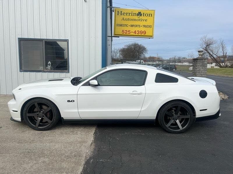 2011 FORD Mustang