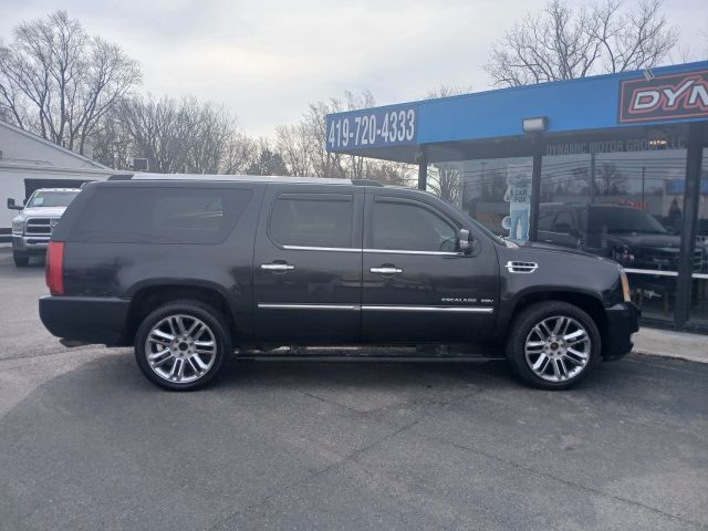 2011 CADILLAC Escalade
