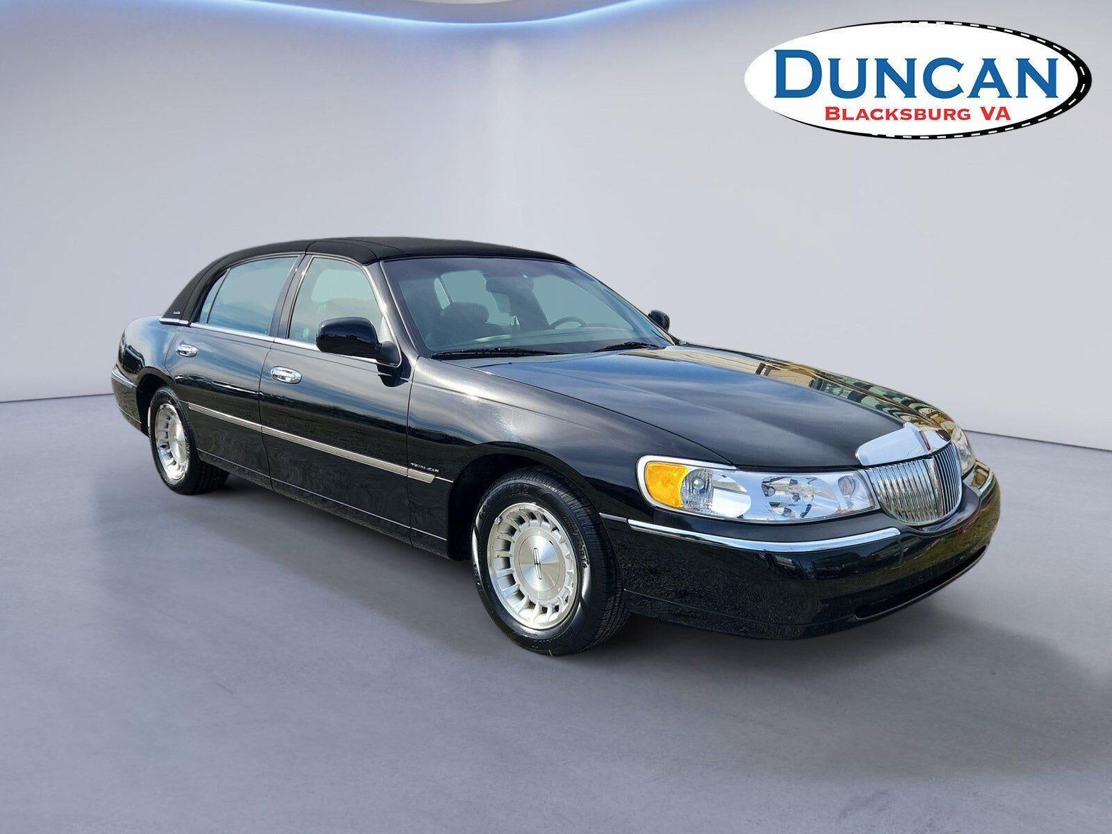 1998 LINCOLN Town Car