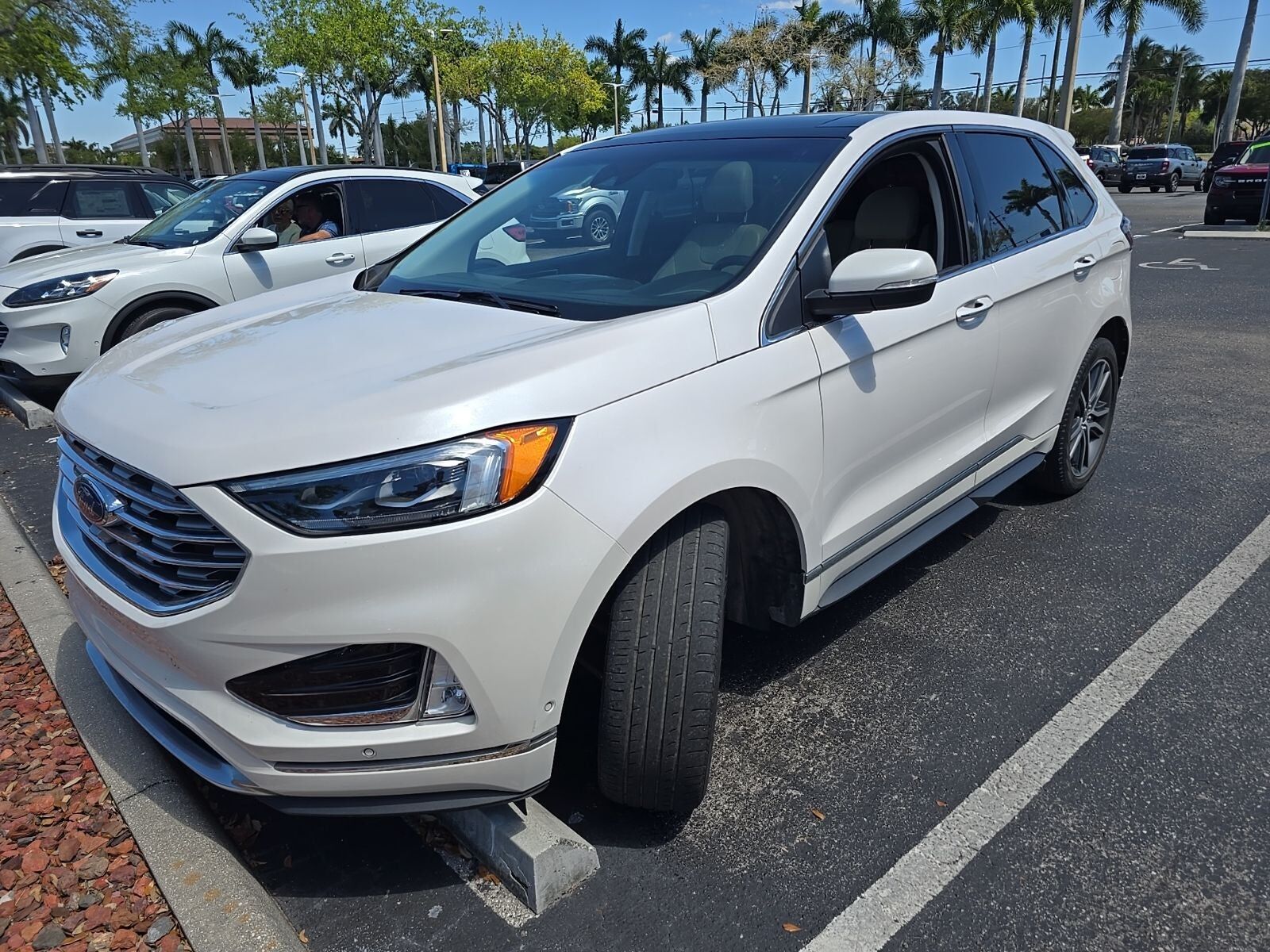 2019 FORD Edge