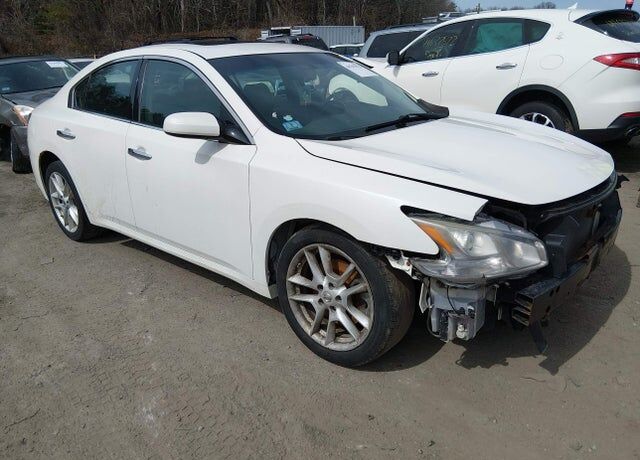 2012 NISSAN Maxima