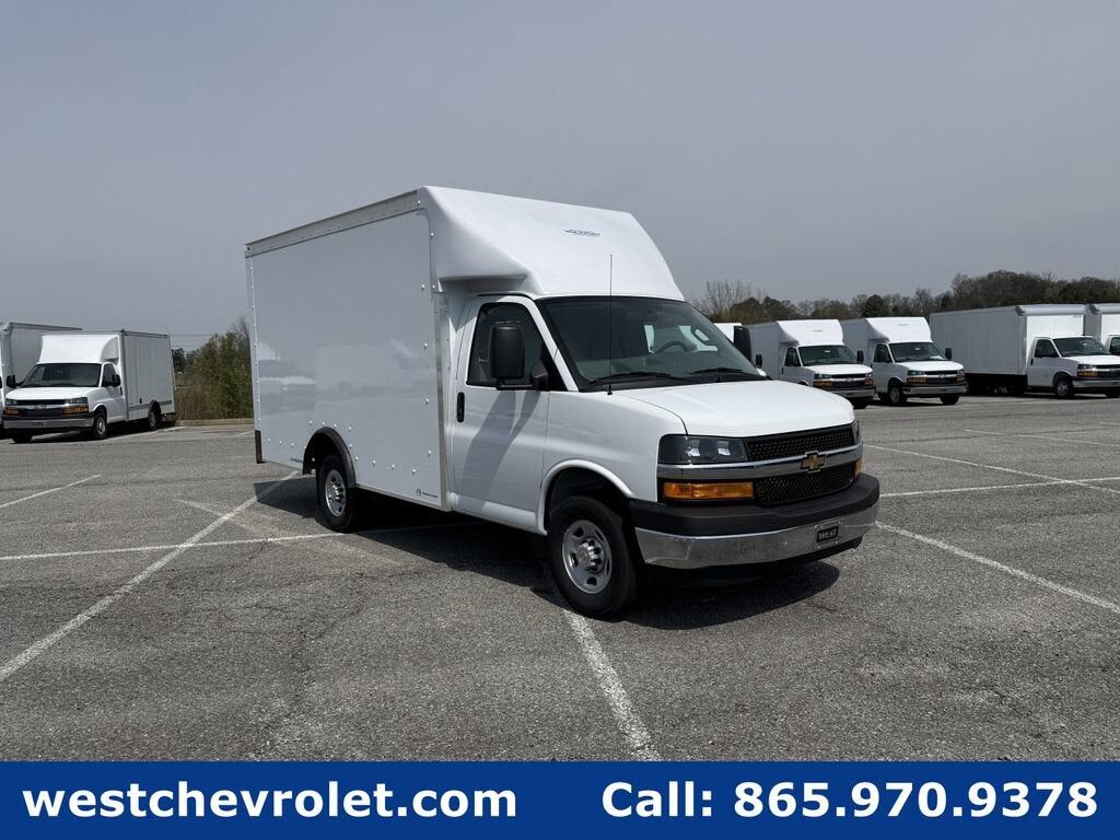 2025 CHEVROLET Express