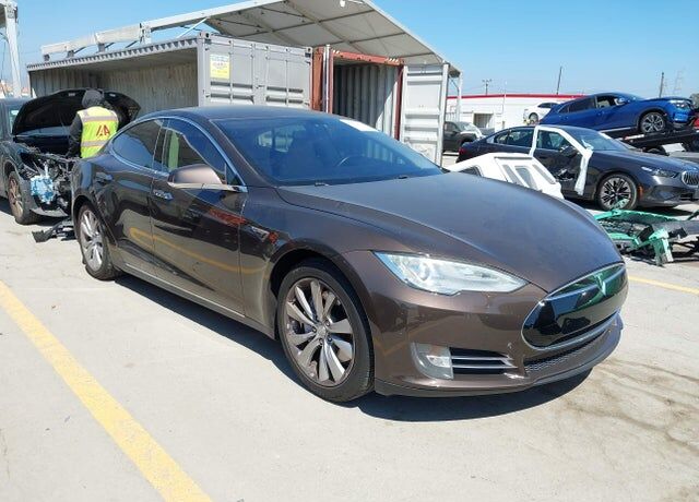 2014 TESLA Model S