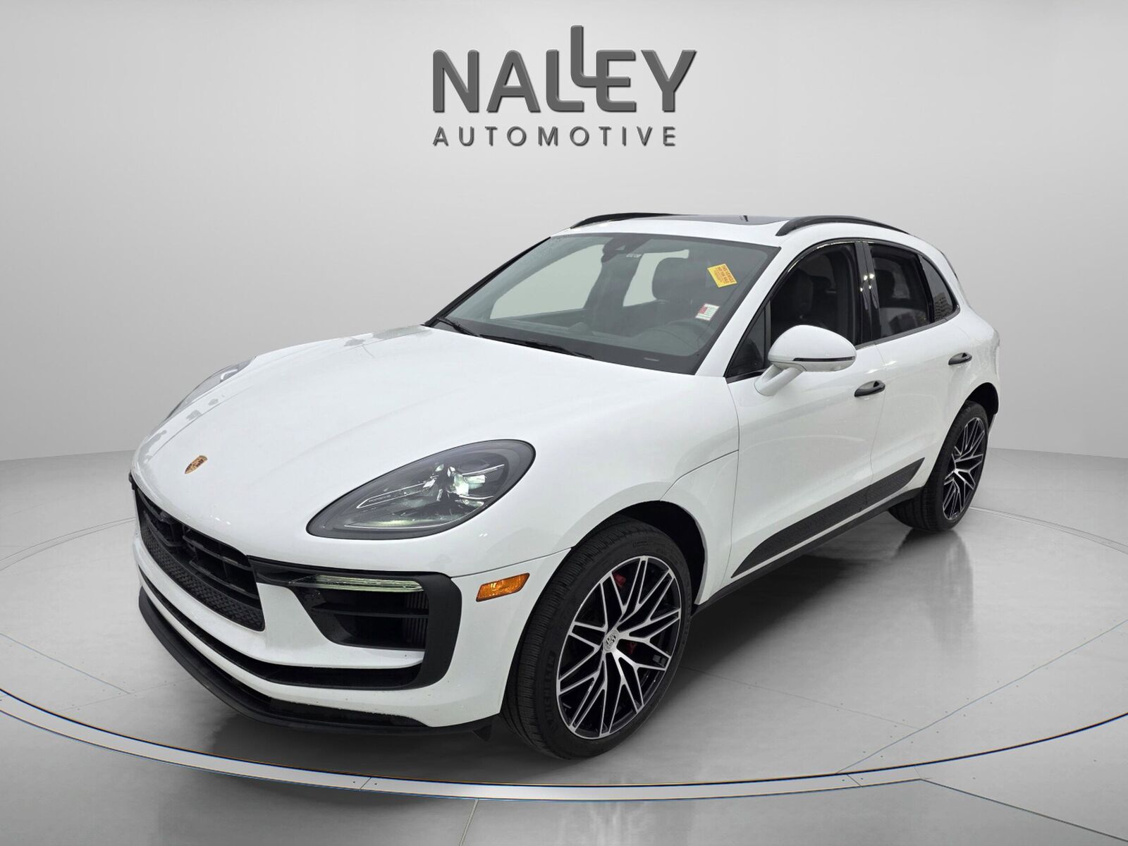 2023 PORSCHE Macan
