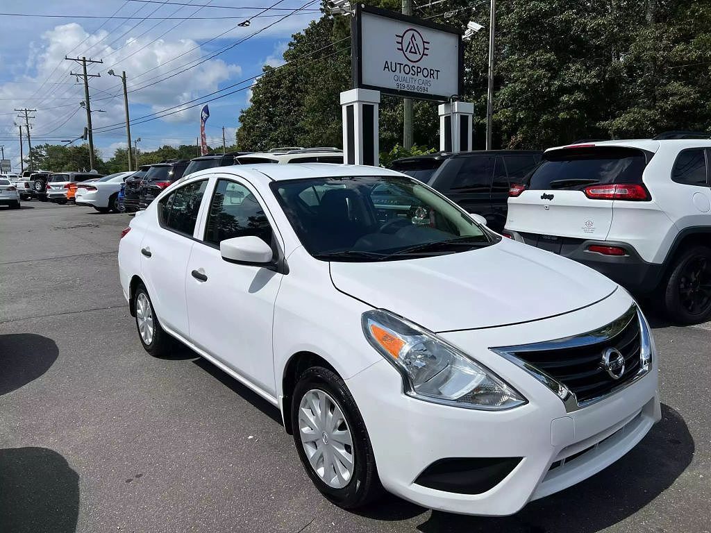 2017 NISSAN Versa
