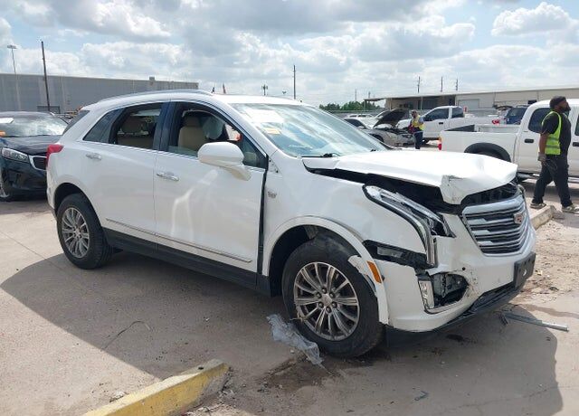 2017 CADILLAC XT5