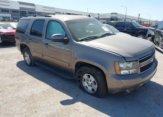 2011 CHEVROLET Tahoe