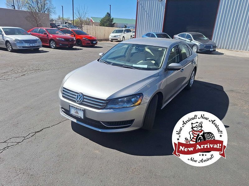 2013 VOLKSWAGEN Passat