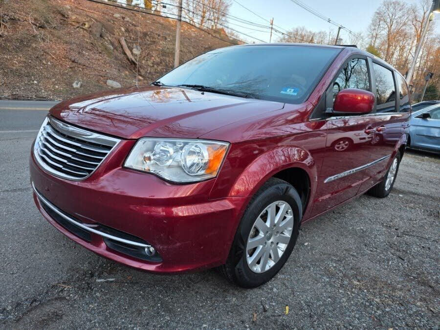 2016 CHRYSLER Town and Country