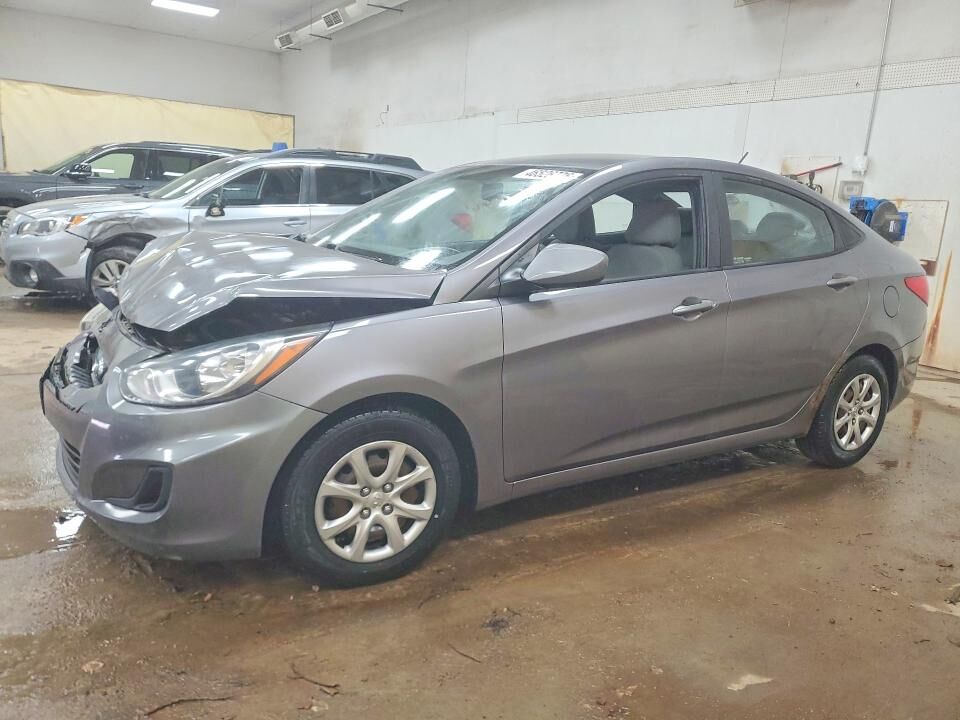 2013 HYUNDAI Accent