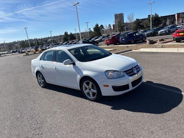 2010 VOLKSWAGEN Jetta