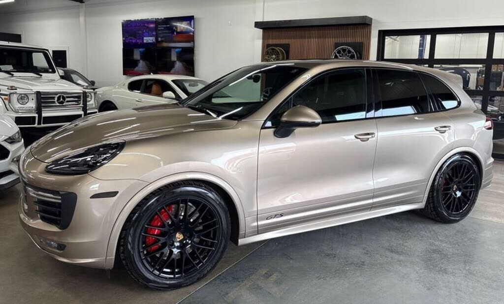 2016 PORSCHE Cayenne