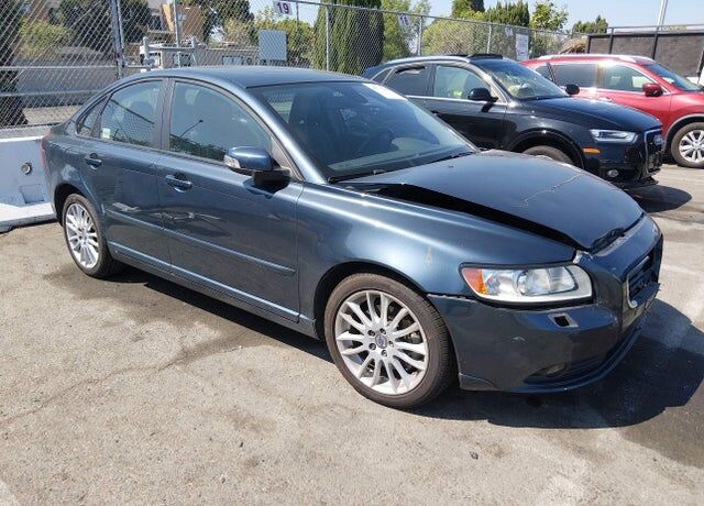 2011 VOLVO S40