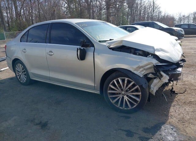 2011 VOLKSWAGEN Jetta