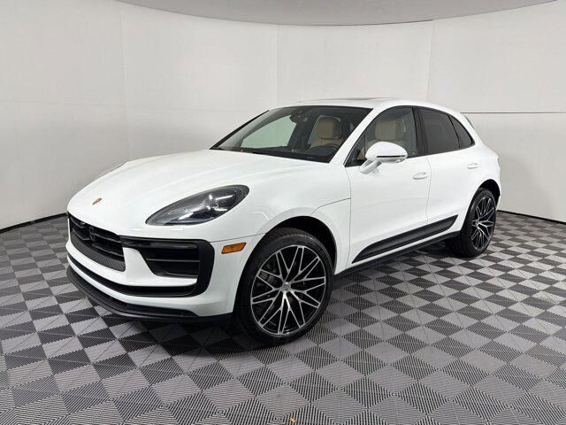 2026 PORSCHE Macan