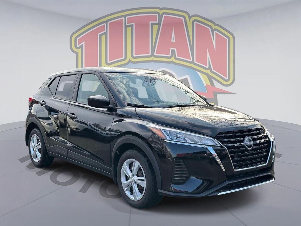2023 NISSAN Kicks