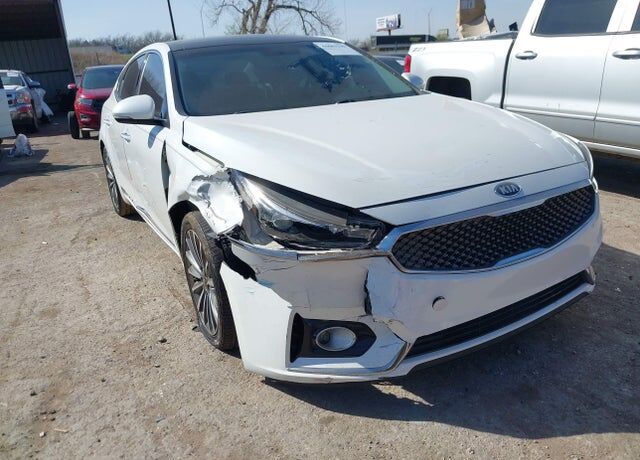 2017 KIA Cadenza