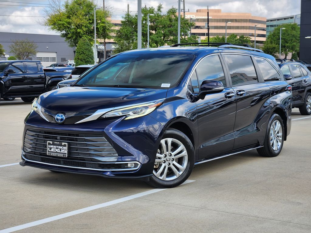 2022 TOYOTA Sienna