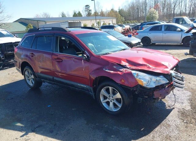 2013 SUBARU Outback