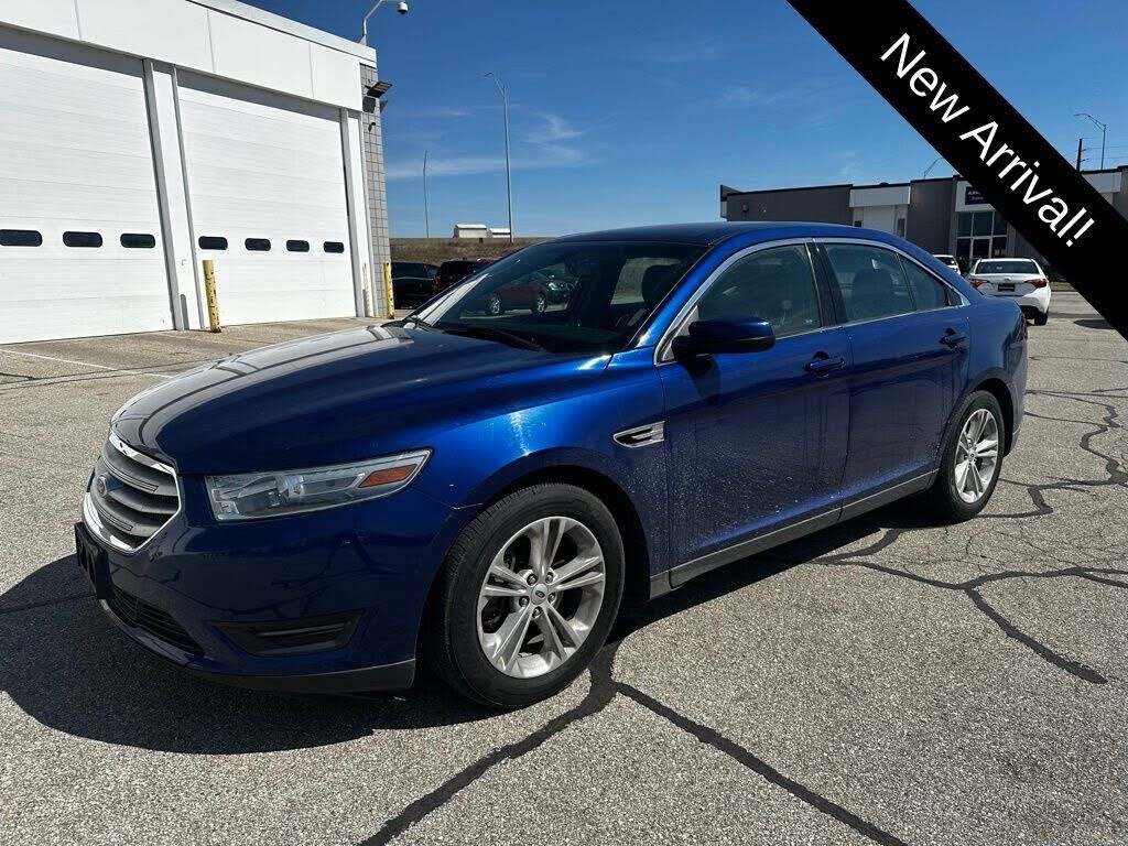 2013 FORD Taurus