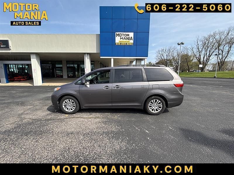 2016 TOYOTA Sienna
