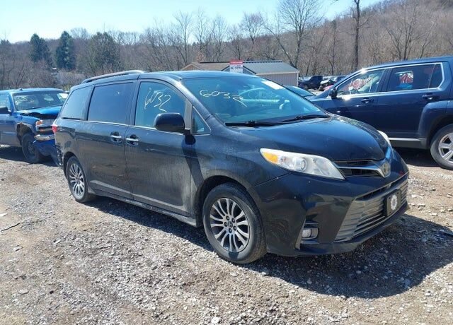 2018 TOYOTA Sienna