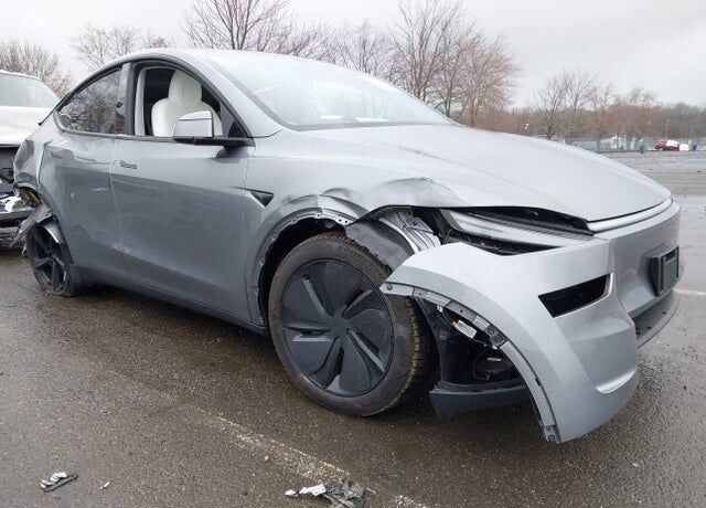 2026 TESLA Model Y
