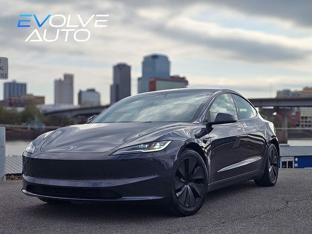 2025 TESLA Model 3