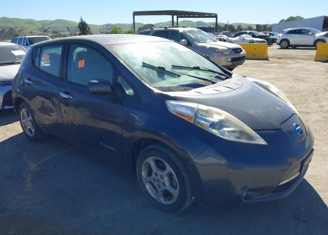2013 NISSAN Leaf