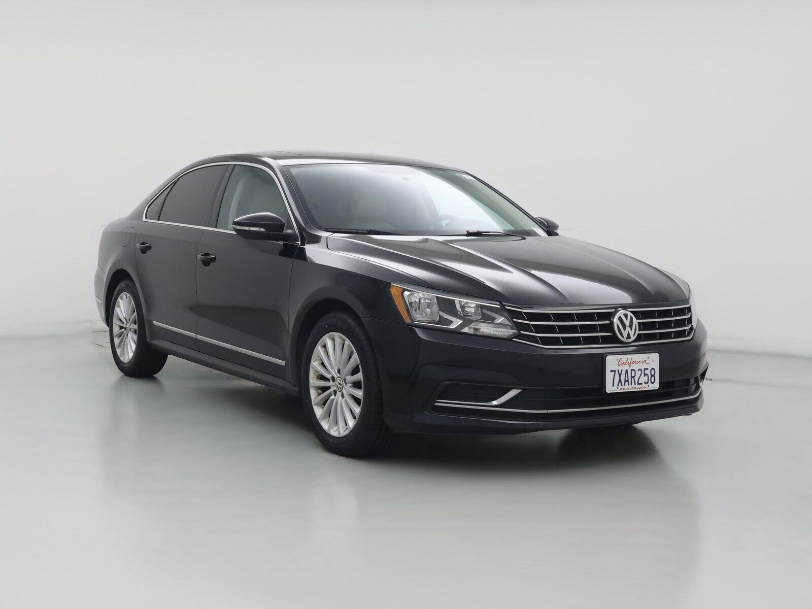 2017 VOLKSWAGEN Passat