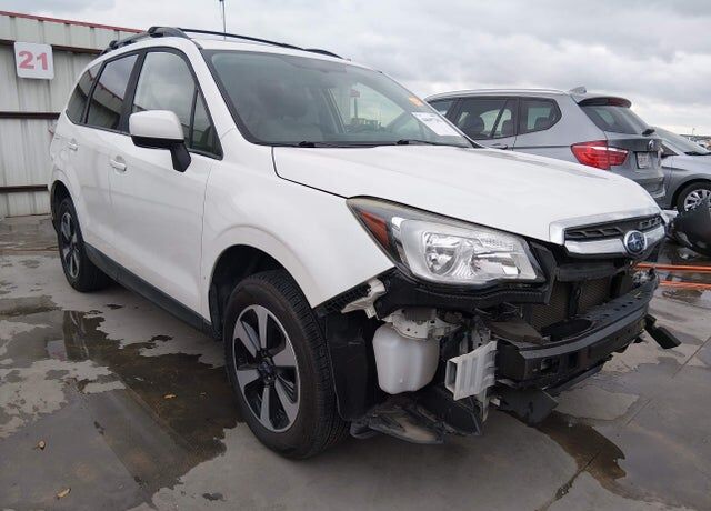 2017 SUBARU Forester