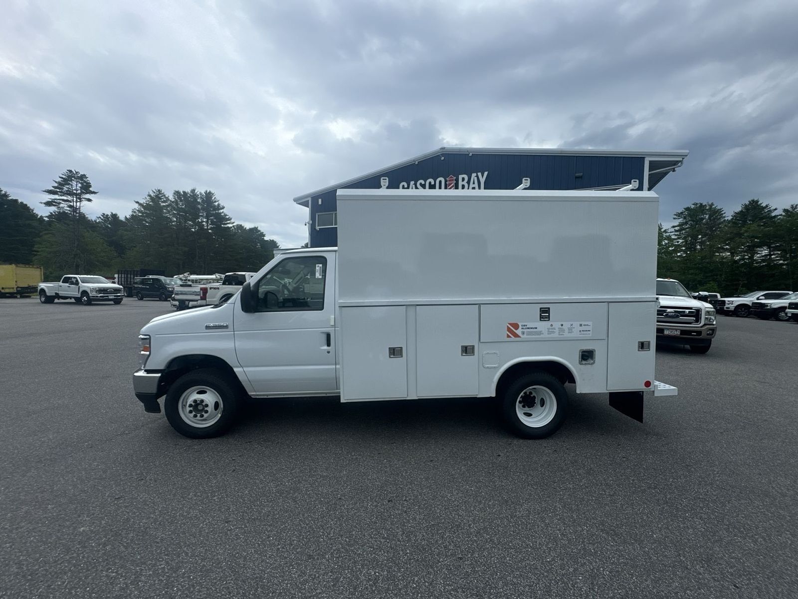 2026 FORD E-350
