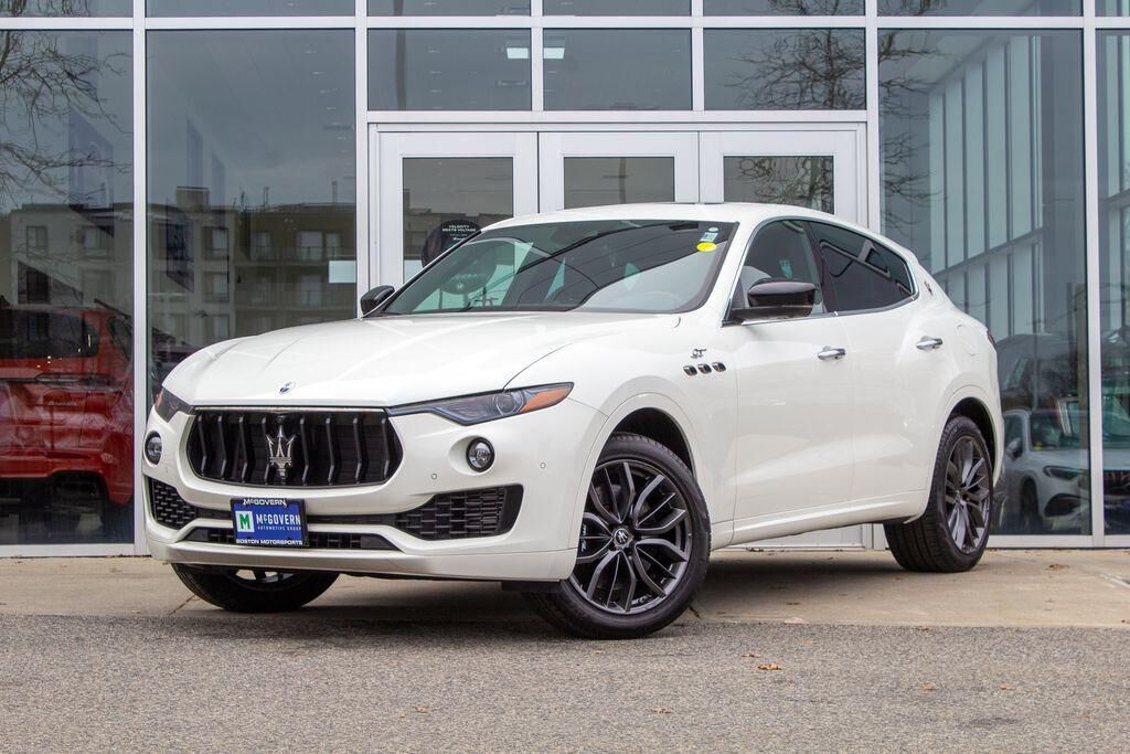 2024 MASERATI Levante
