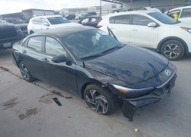 2025 HYUNDAI Elantra