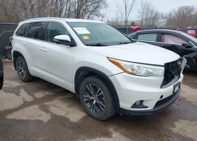 2016 TOYOTA Highlander