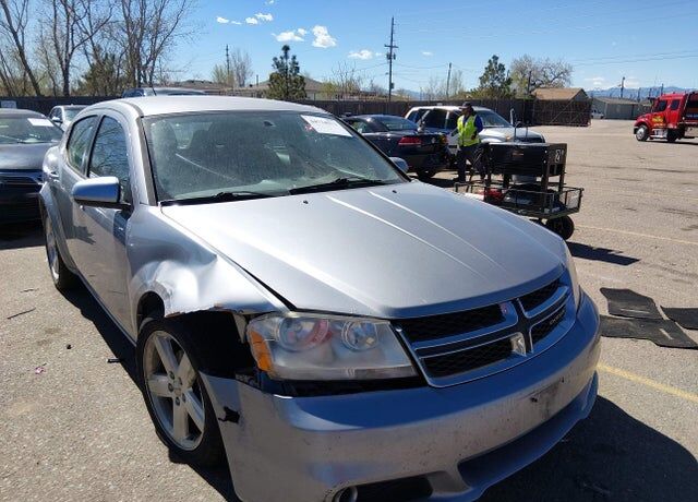 2013 DODGE Avenger