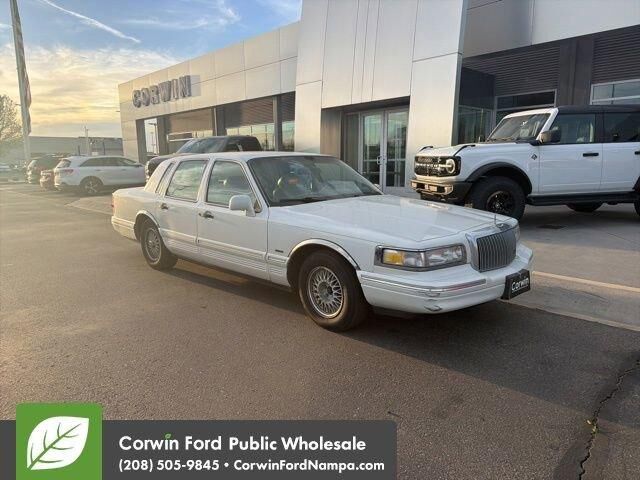 1996 LINCOLN Town Car