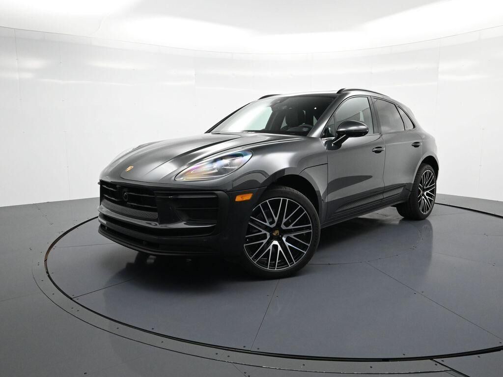 2026 PORSCHE Macan