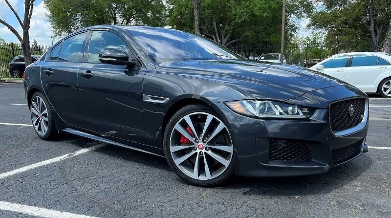 2019 JAGUAR XE